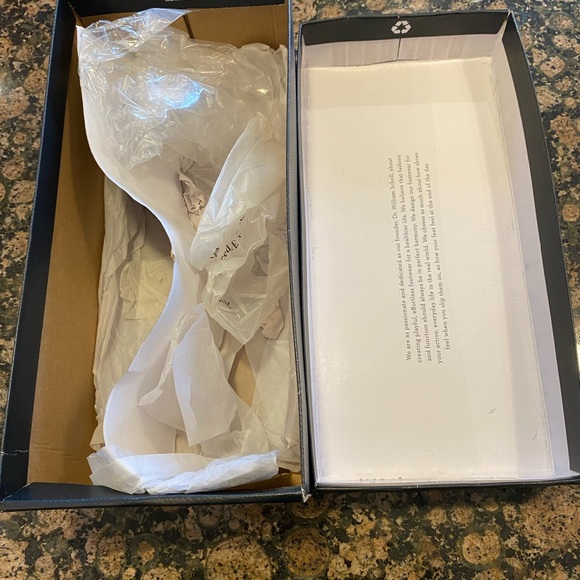 DR. SCHOLL'S Women's OG Pool Slides Poolside Black 10 in box like new - Picture 3 of 12